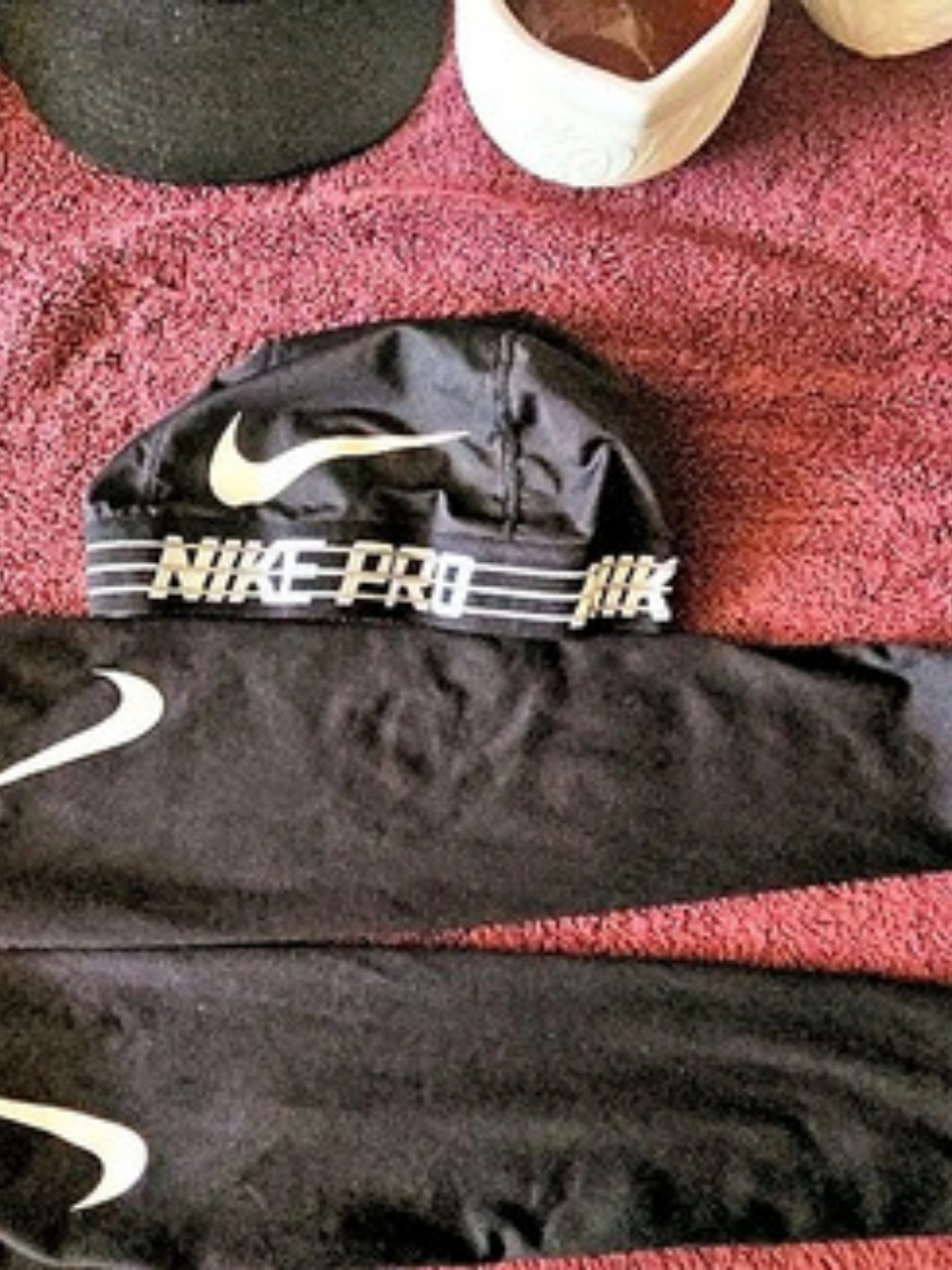 Nike Pro Hypercool Athletic Set in Black & White L/XL